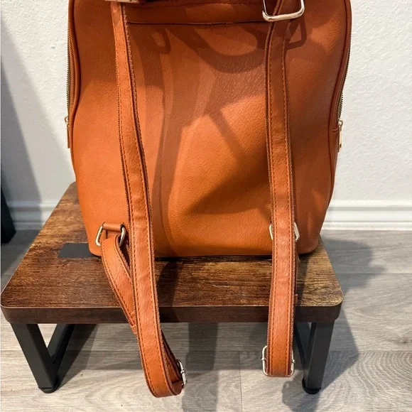 Purse/Backpack - Picture 4 of 16